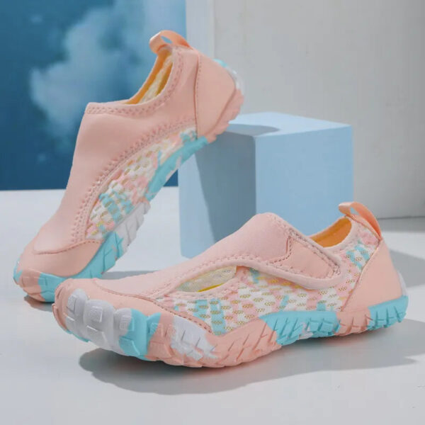 Air layer rubber soled children's training shoes Breathable comfortable soft bend Children's summer - Image 4